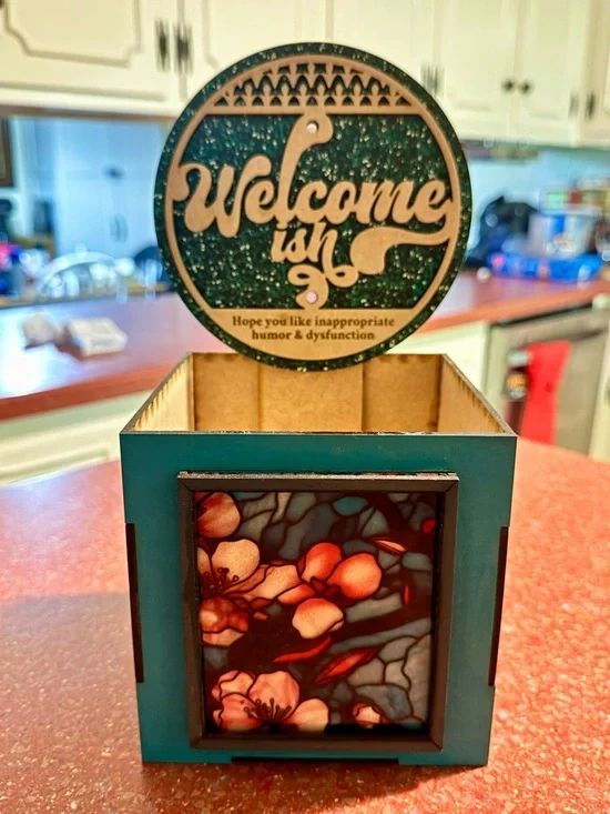 Hand crafted wooden Planter Box w/interchangeable scenes Mother’s Day is coming! - Picture 1 of 6